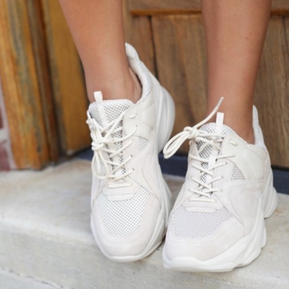 Steve Madden “ possession white” sneakers